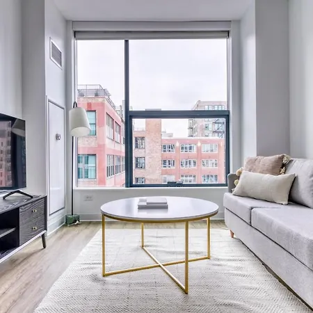 W Loop Studio W Gym Pool In Heart Of Greektown Chi-532