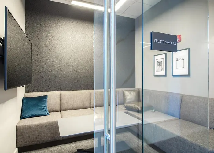 W Loop W Gym Pool In Heart Of Greektown Chi-532 Чикаго
