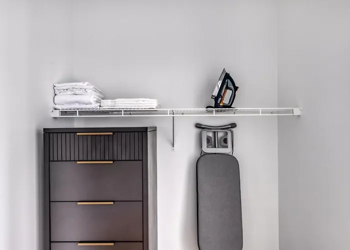 W Loop W Gym Pool In Heart Of Greektown Chi-532 Чикаго