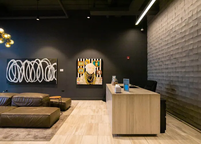 W Loop W Gym Pool In Heart Of Greektown Chi-532 Чикаго